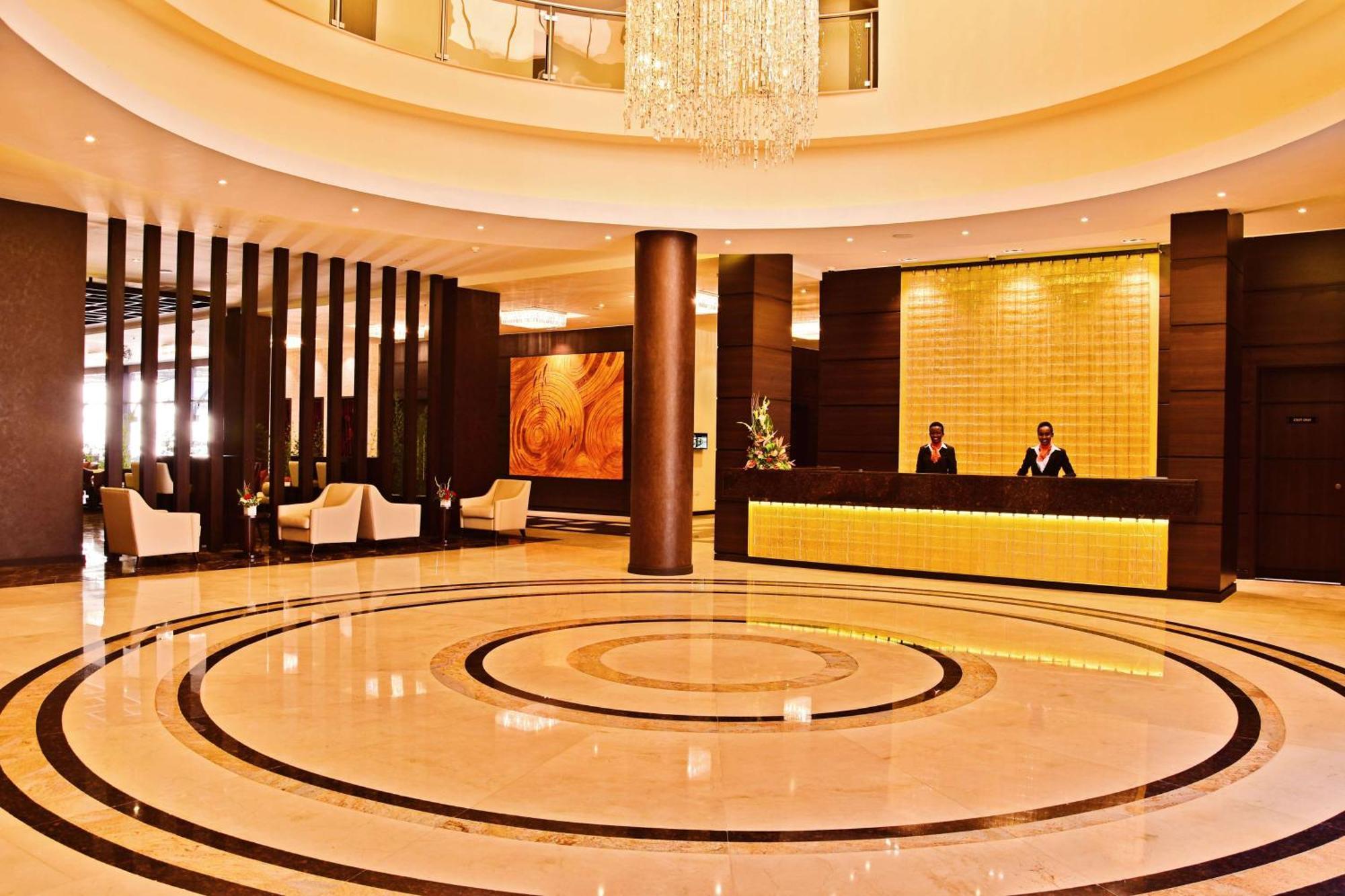 Doubletree By Hilton Nairobi Hotel Ngoại thất bức ảnh
